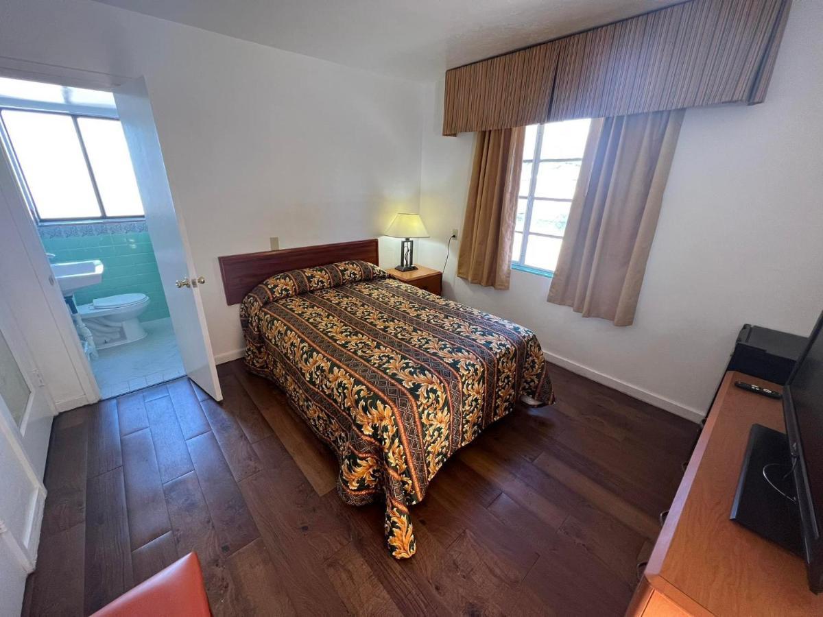 Quail Inn Motel 土桑 外观 照片