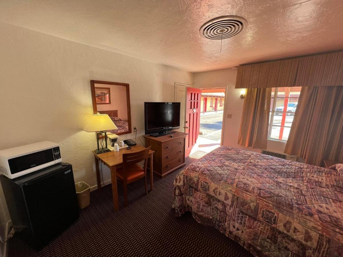 Quail Inn Motel 土桑 外观 照片